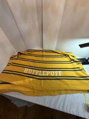 Pottery Barn Teen Harry Potter Hufflepuff Knit Throw Blanket
